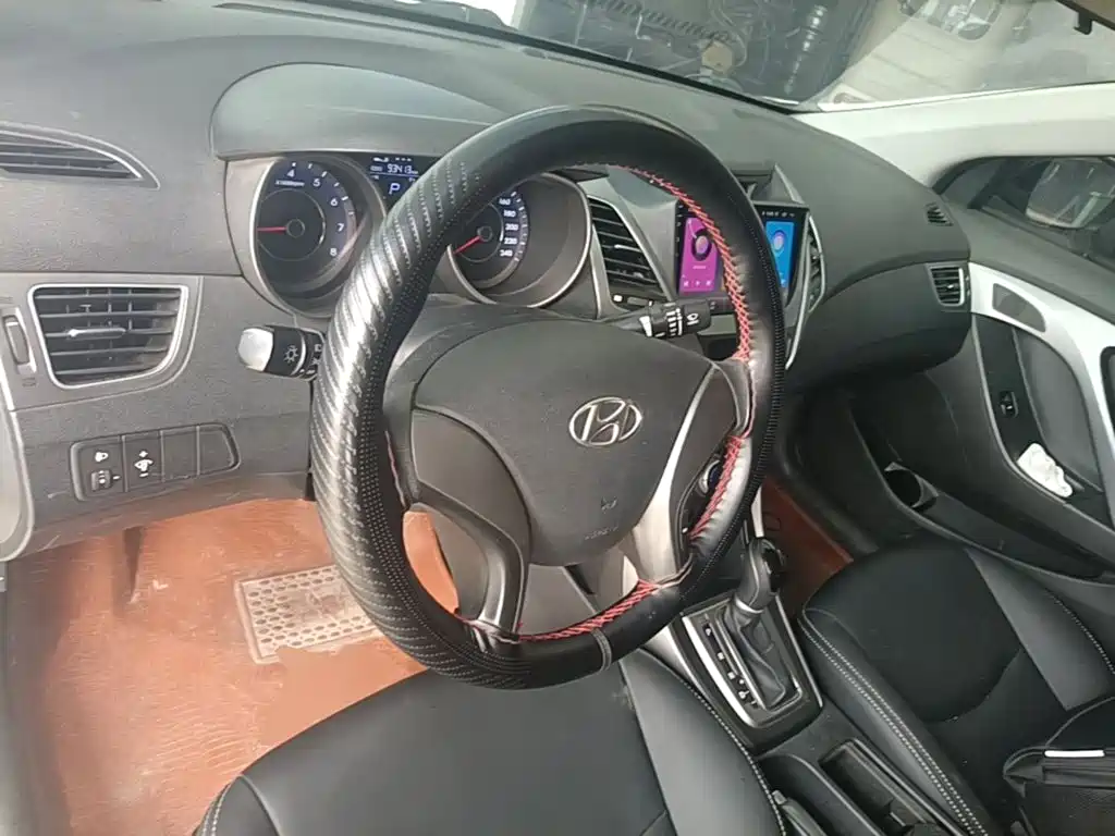 Hyundai Elantra Langdong — миниатюра 11