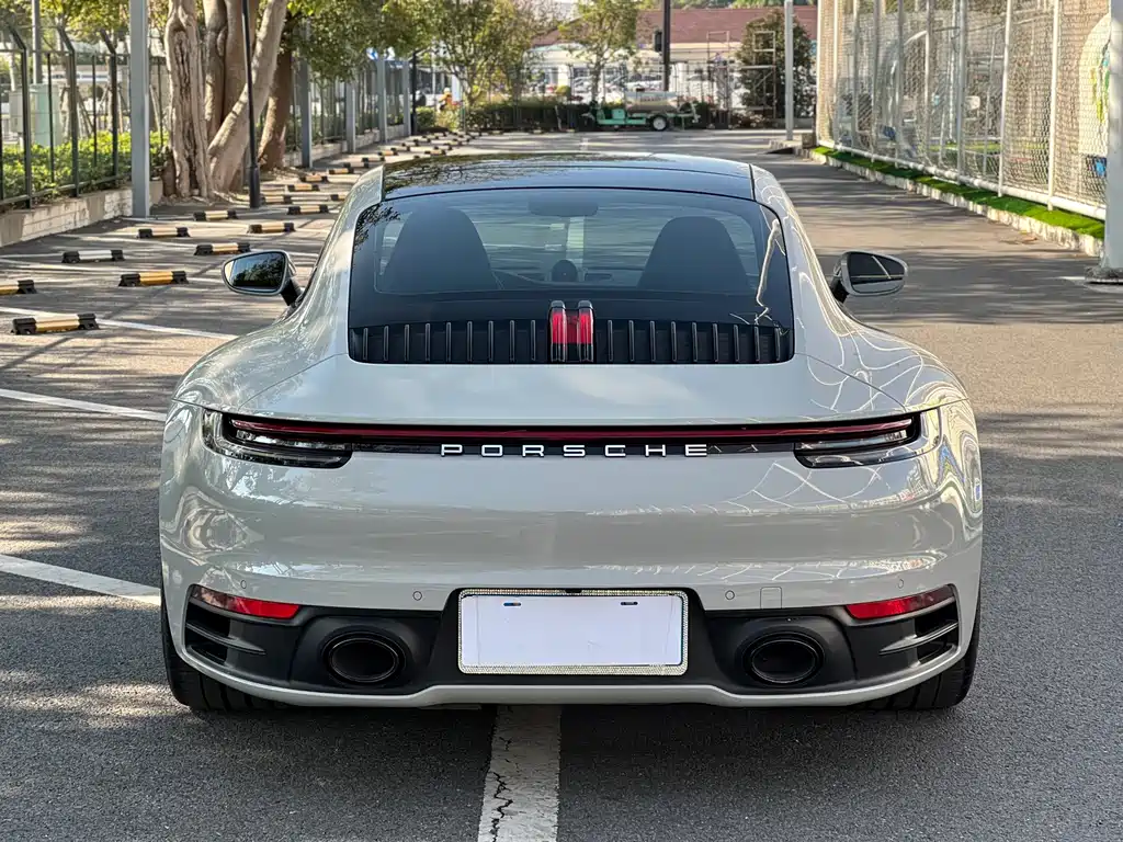 PORSCHE 911