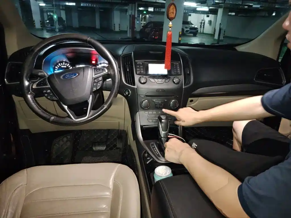 Ford Edge — миниатюра 5