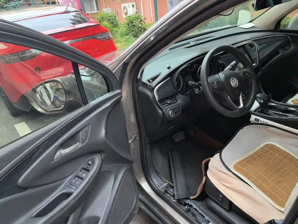 Buick Envision Plus — миниатюра 13