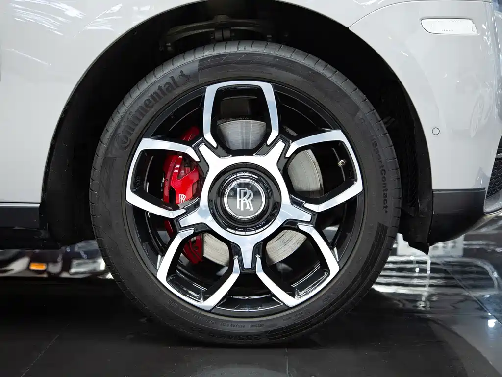 Rolls-Royce Cullinan — миниатюра 17
