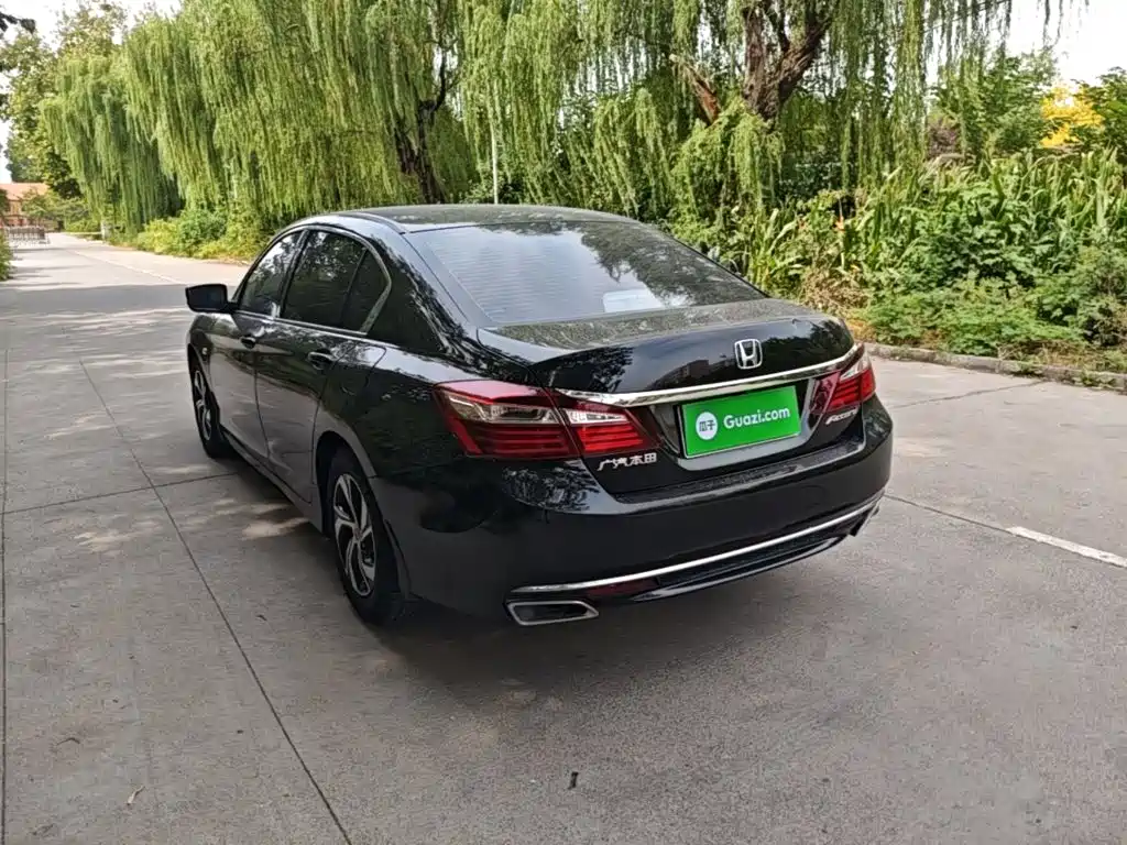 Honda Accord — миниатюра 5