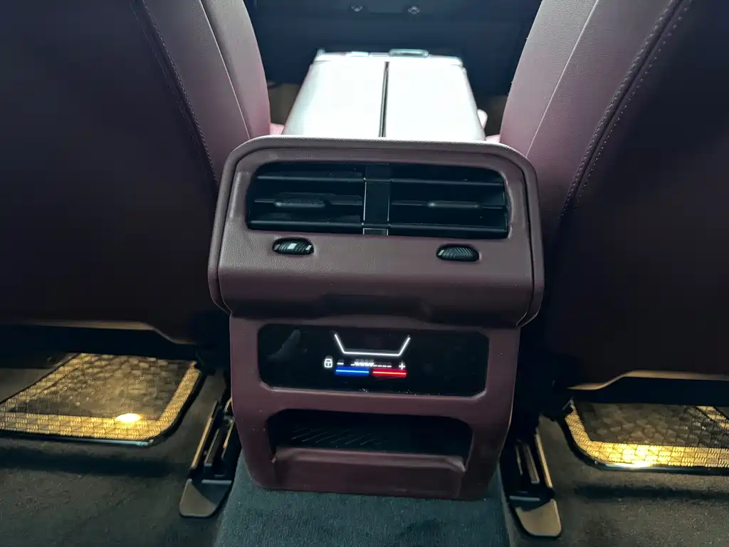 BMW 5 Series — миниатюра 12
