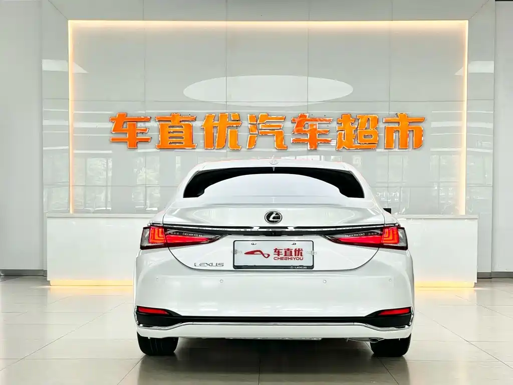 Lexus ES — миниатюра 6
