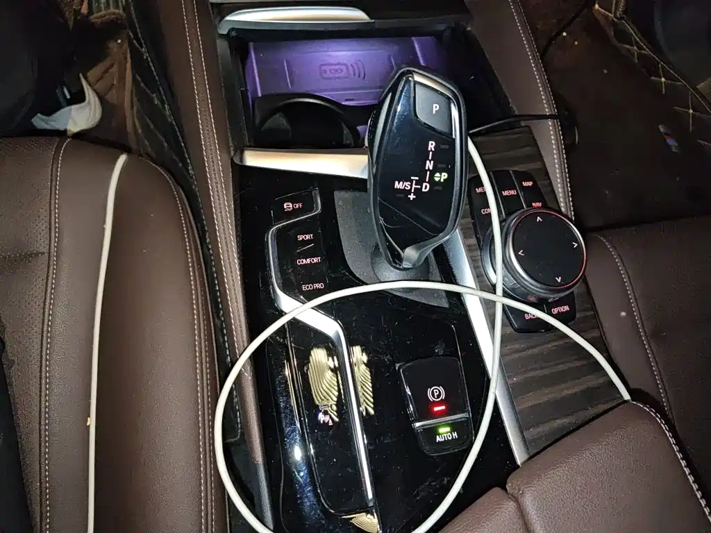 BMW 5 Series — миниатюра 15