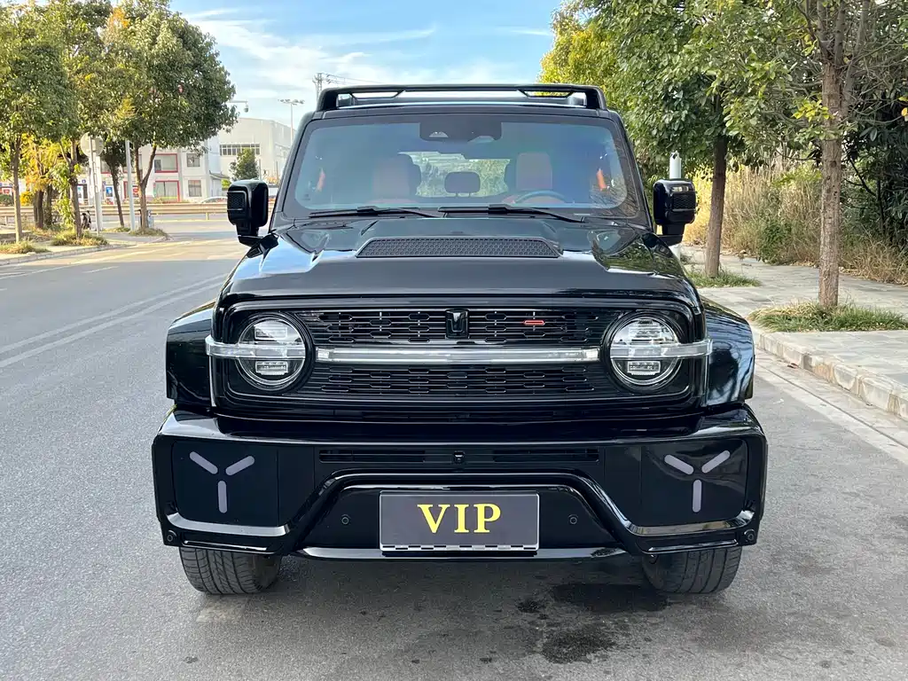 TANK CO CREATION TANK 300