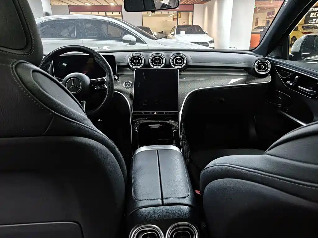 Mercedes-Benz C-Class — миниатюра 4