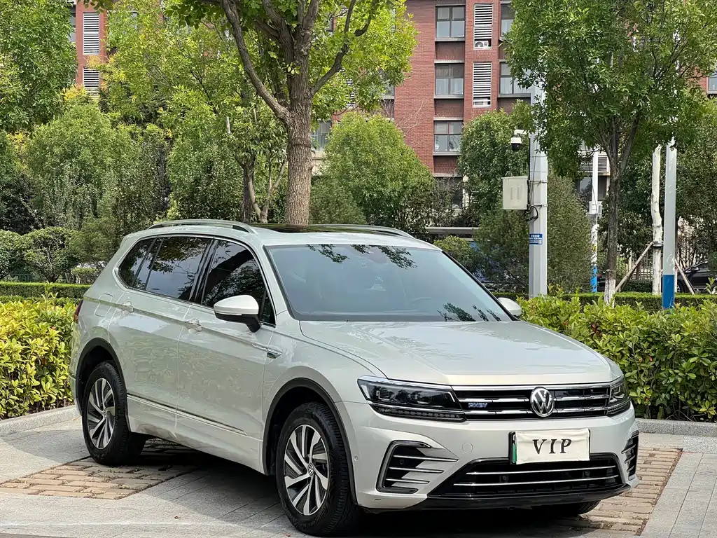 Volkswagen Tiguan L PHEV — миниатюра 3