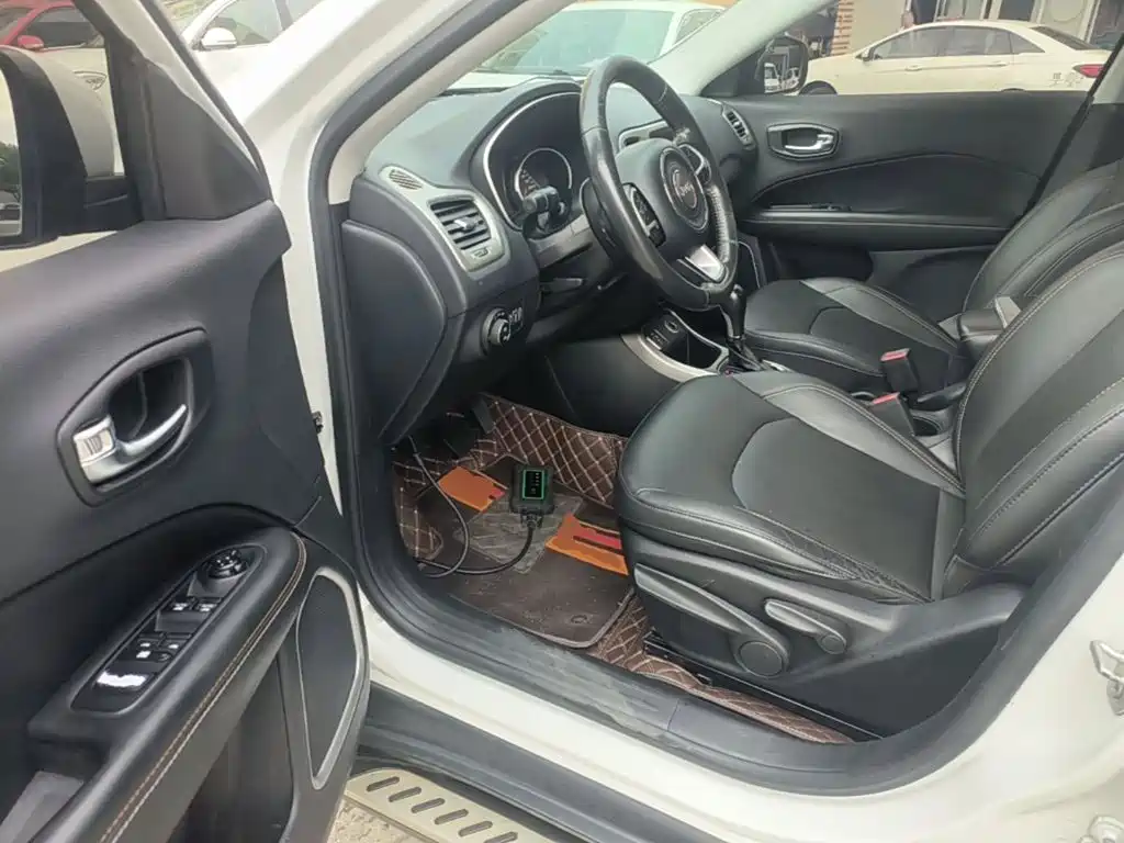 Jeep Compass — миниатюра 16