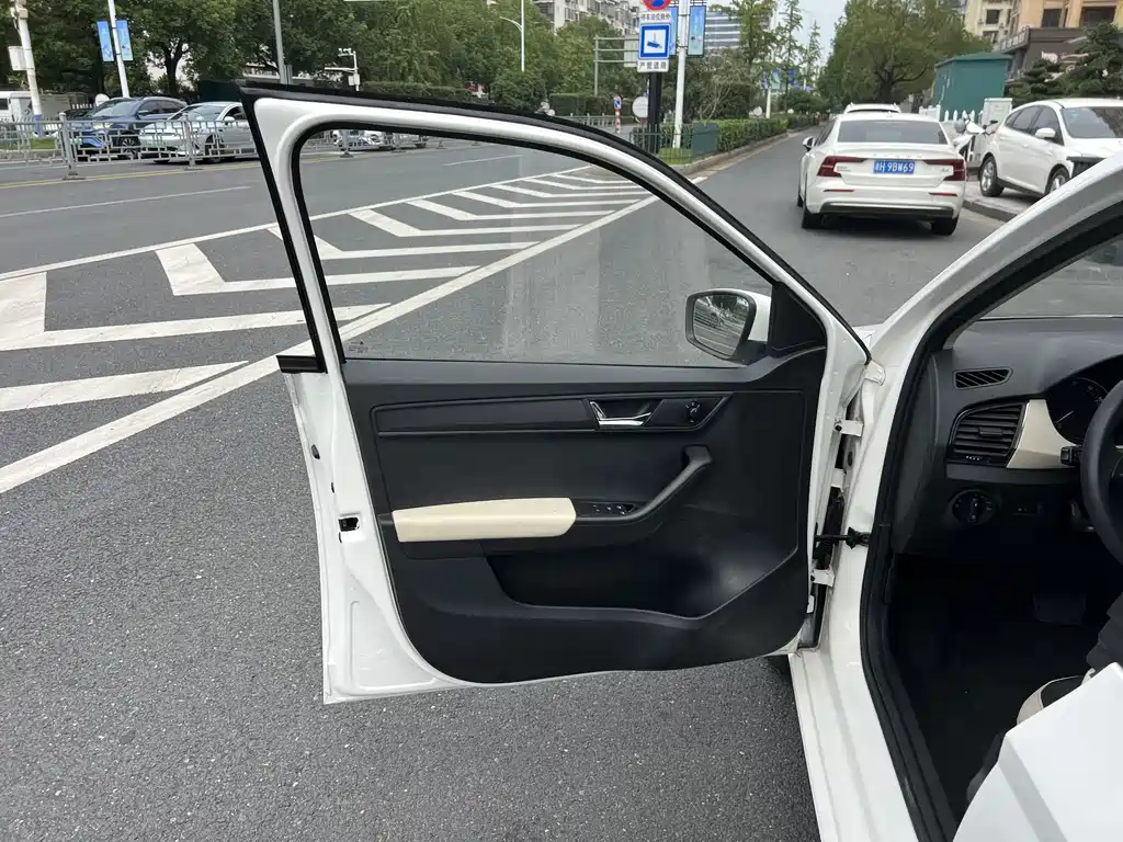 Skoda Fabia — миниатюра 13