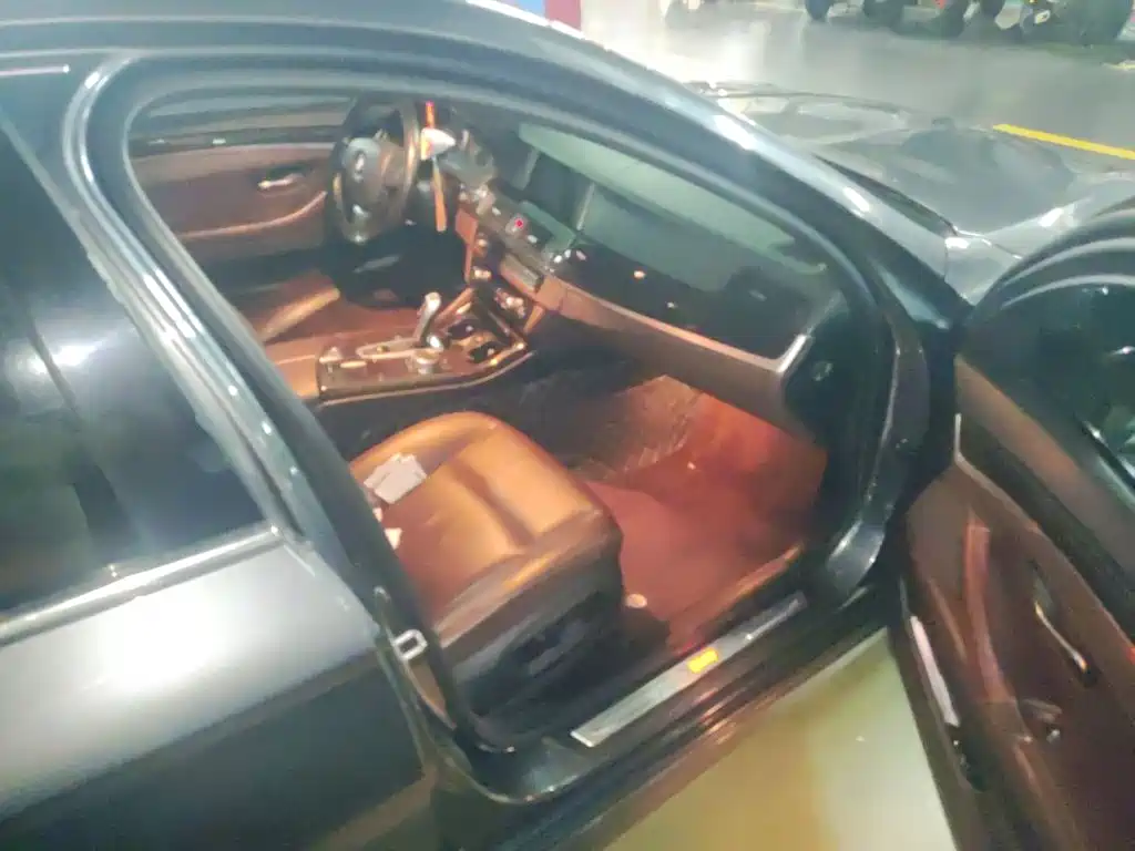 BMW 5 Series — миниатюра 19