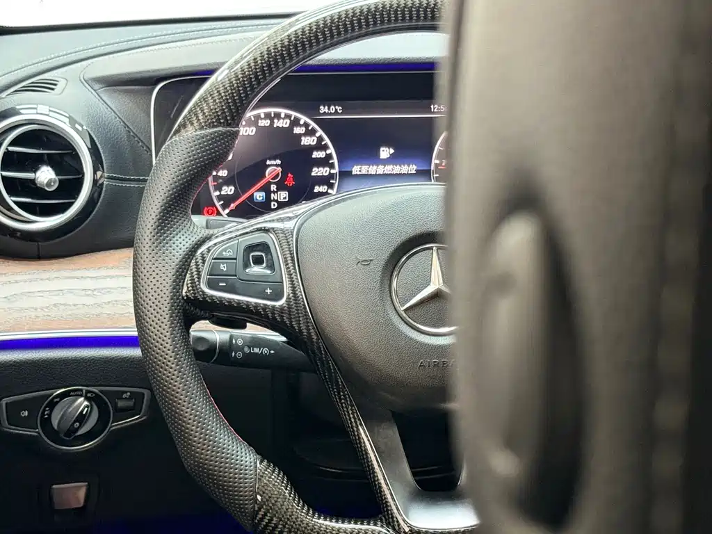 Mercedes-Benz E-Class — миниатюра 11