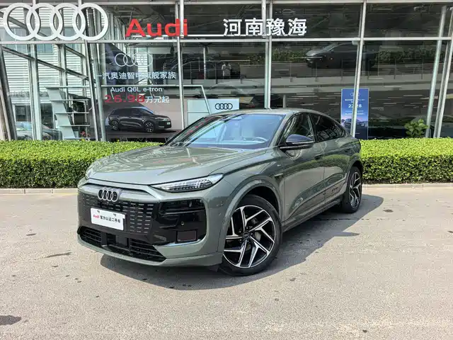 Audi Q 6 L Sportback e-tron 2026 — фото 1