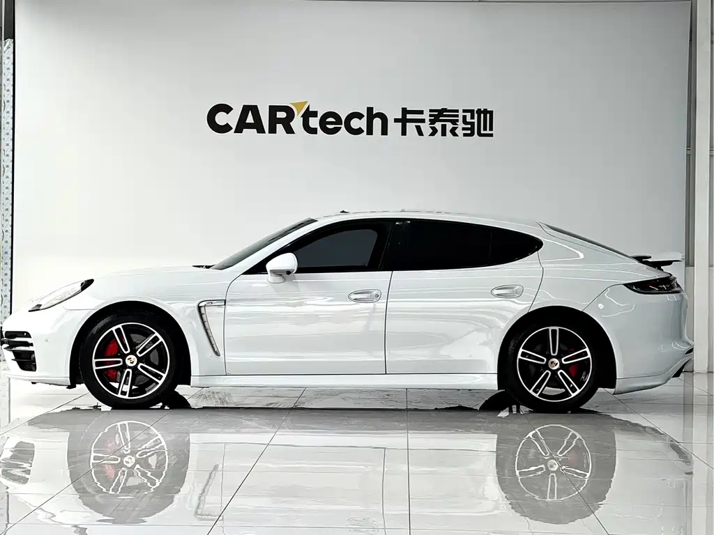 Porsche Panamera 2013 Panamera Platinum Edition 3.6L