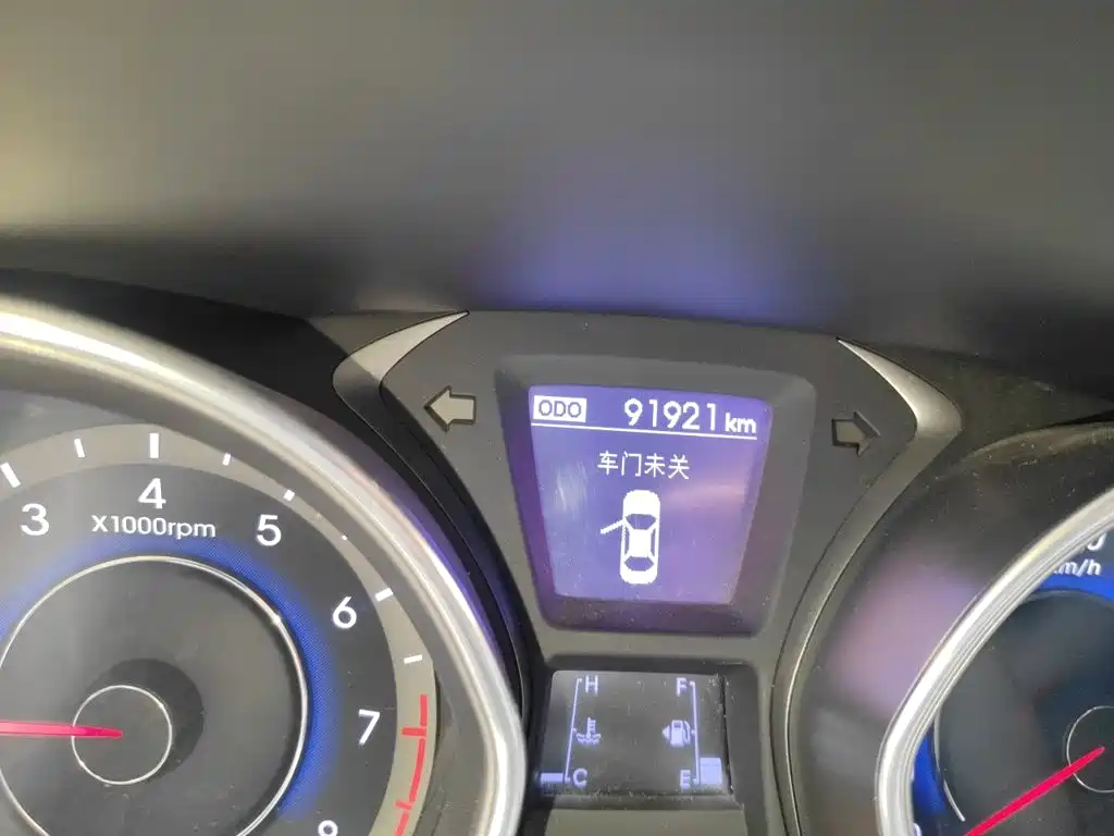 Hyundai Elantra Langdong — миниатюра 9