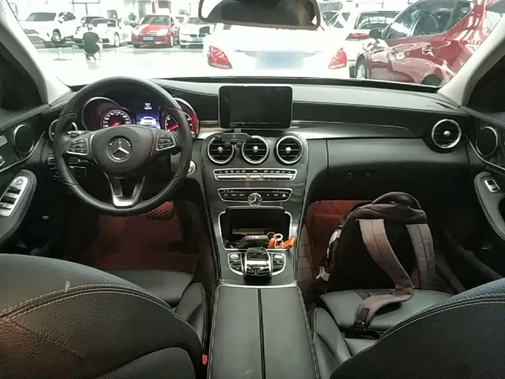 Mercedes-Benz C-Class — миниатюра 10