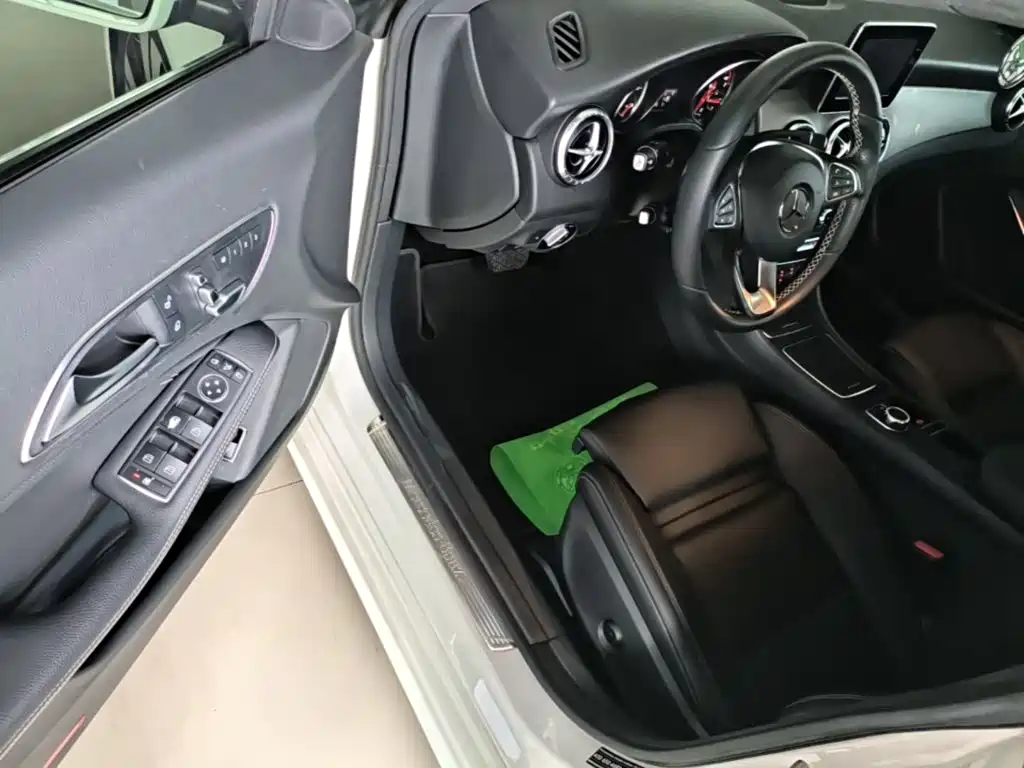 Mercedes-Benz CLA (Import) — миниатюра 16