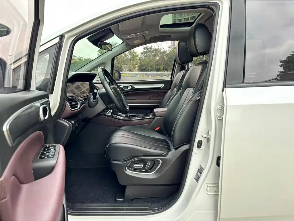 GAC Motor Trumpchi M6 — миниатюра 7