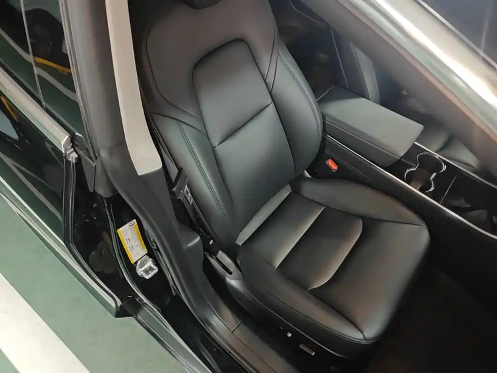 Tesla Model 3 — миниатюра 25