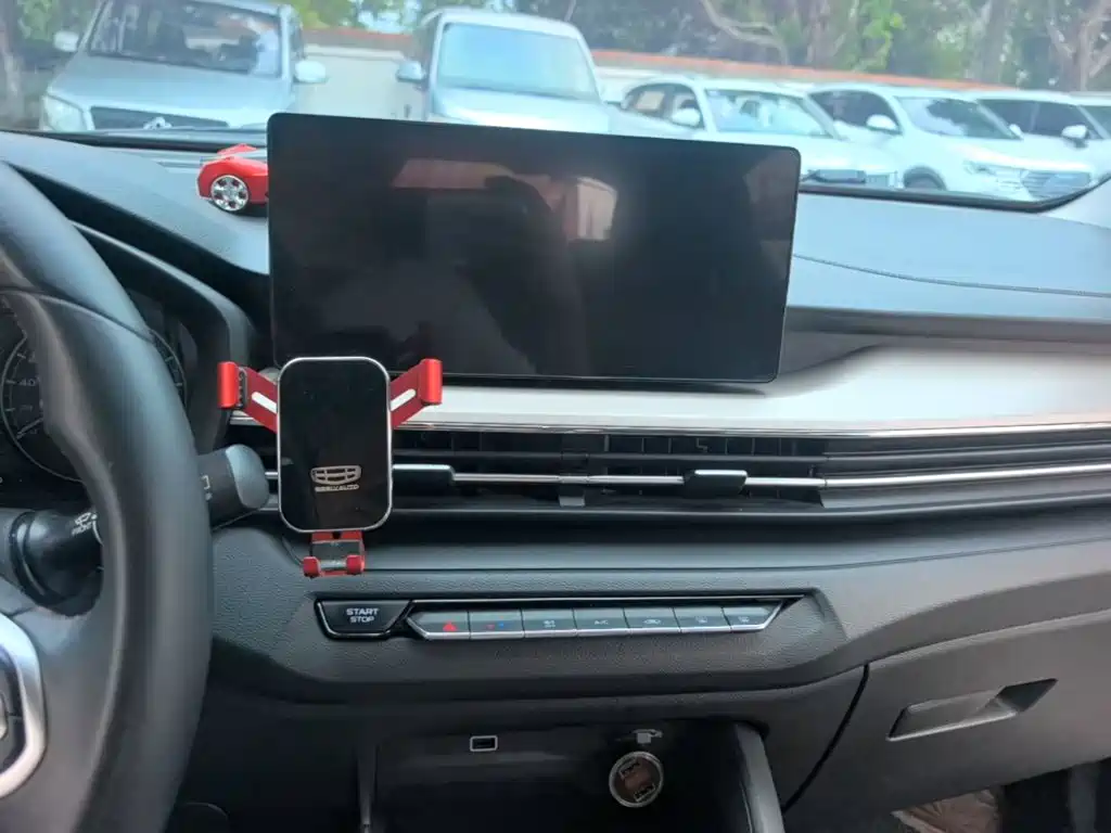 Geely Vision X3 — миниатюра 13