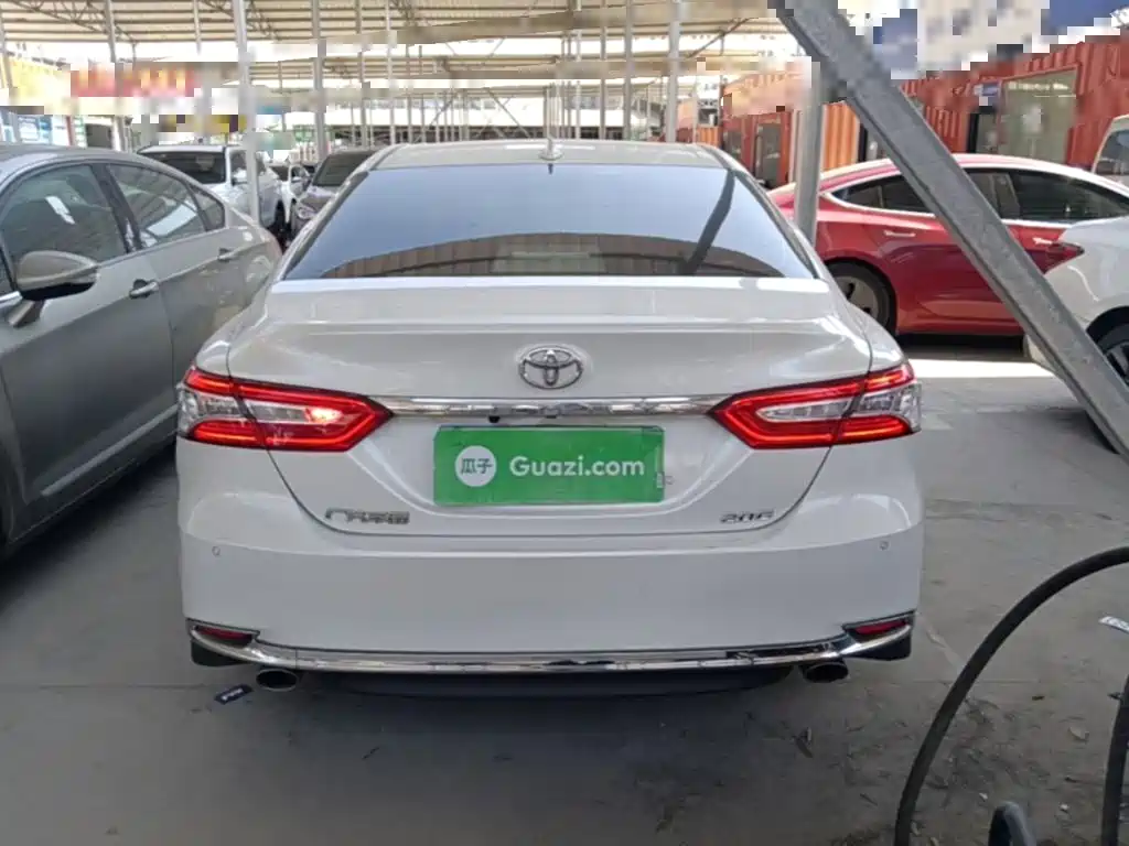 Toyota Camry — миниатюра 6