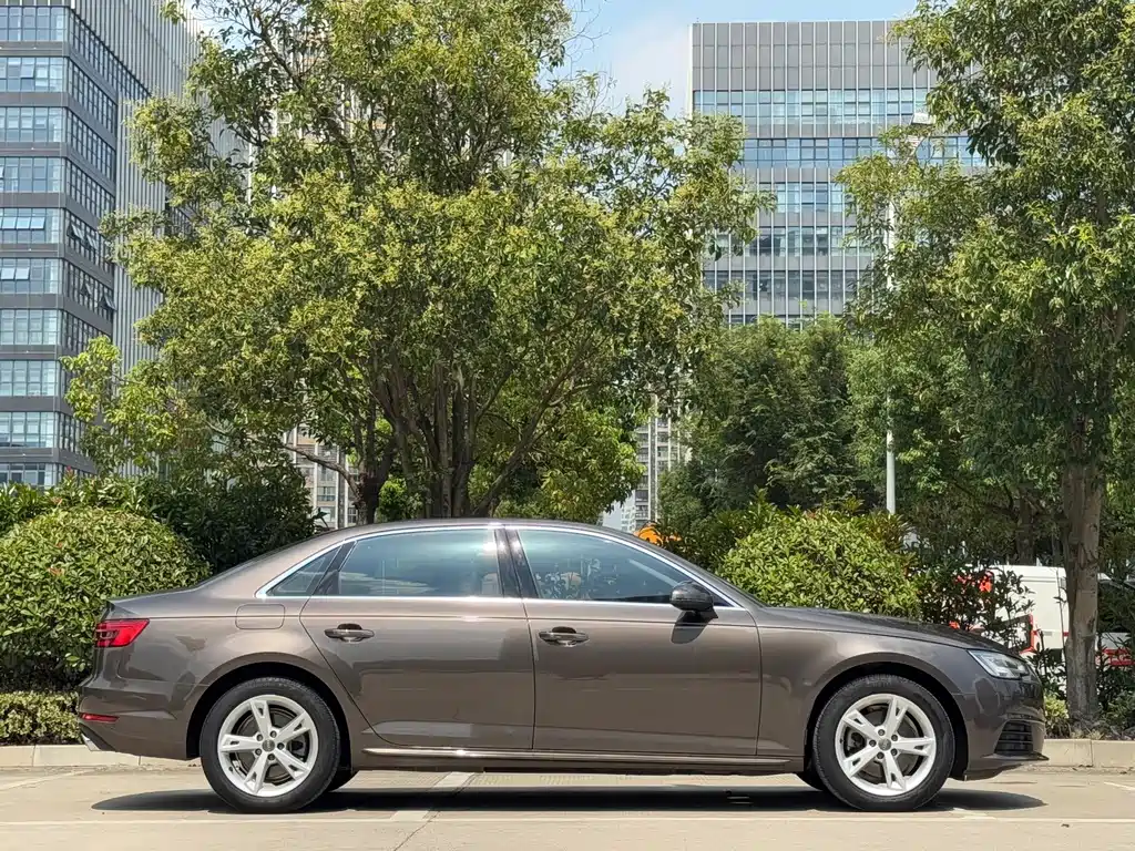 Audi A4L — миниатюра 4