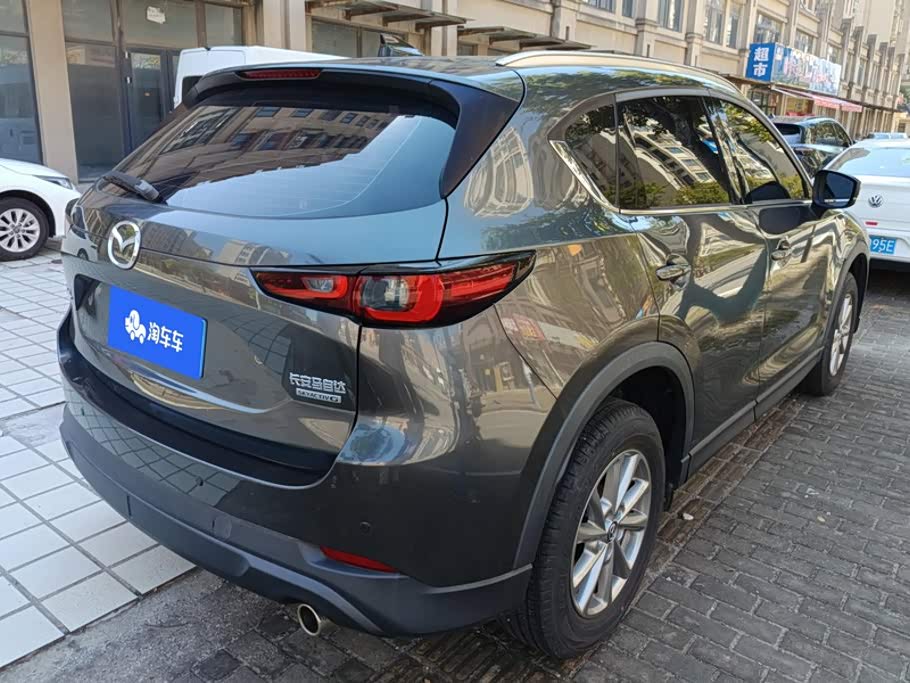 Mazda CX-5 2.0 л 2023 г. Серебристо-серый, пробег 6200 км