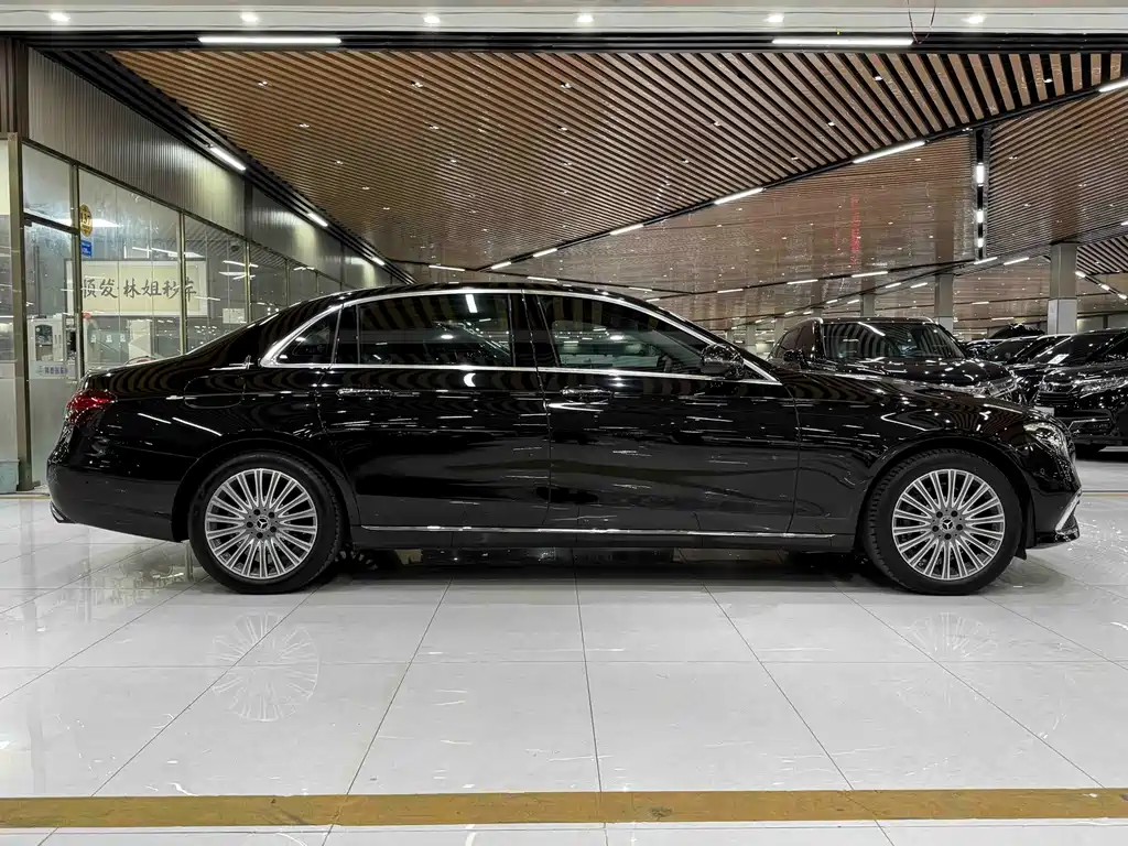 Mercedes-Benz E-Class — миниатюра 4