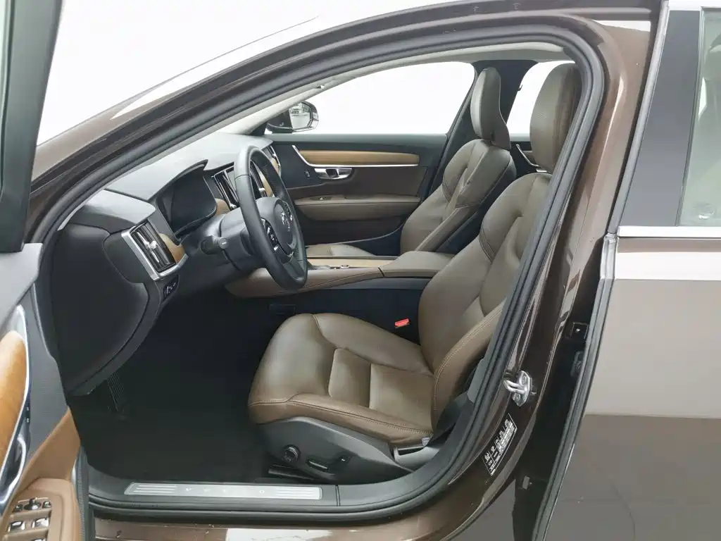 Volvo S90 — миниатюра 10