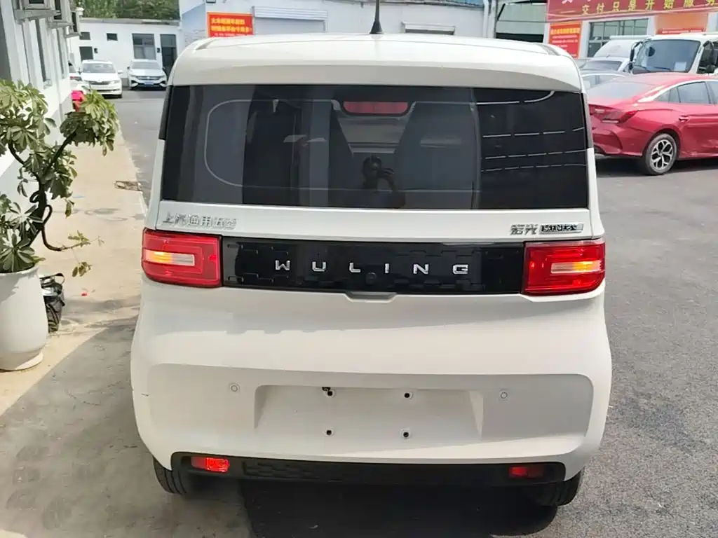 Wuling MINIEV — миниатюра 6
