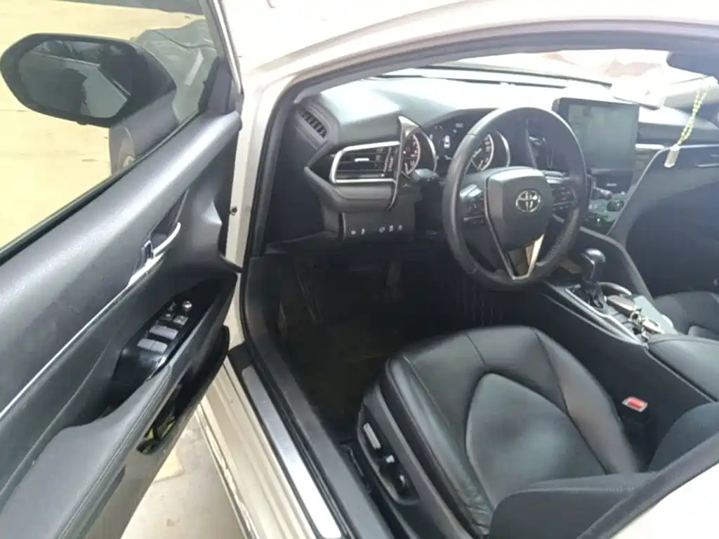 Toyota Camry — миниатюра 16