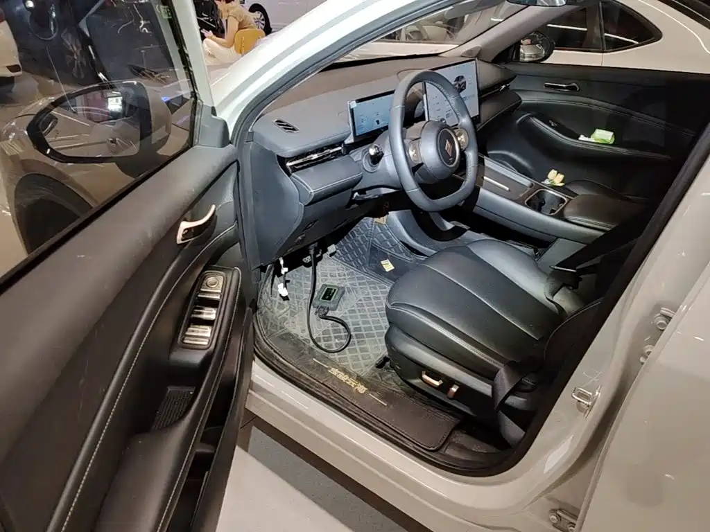 Baojun Yunhai — миниатюра 16