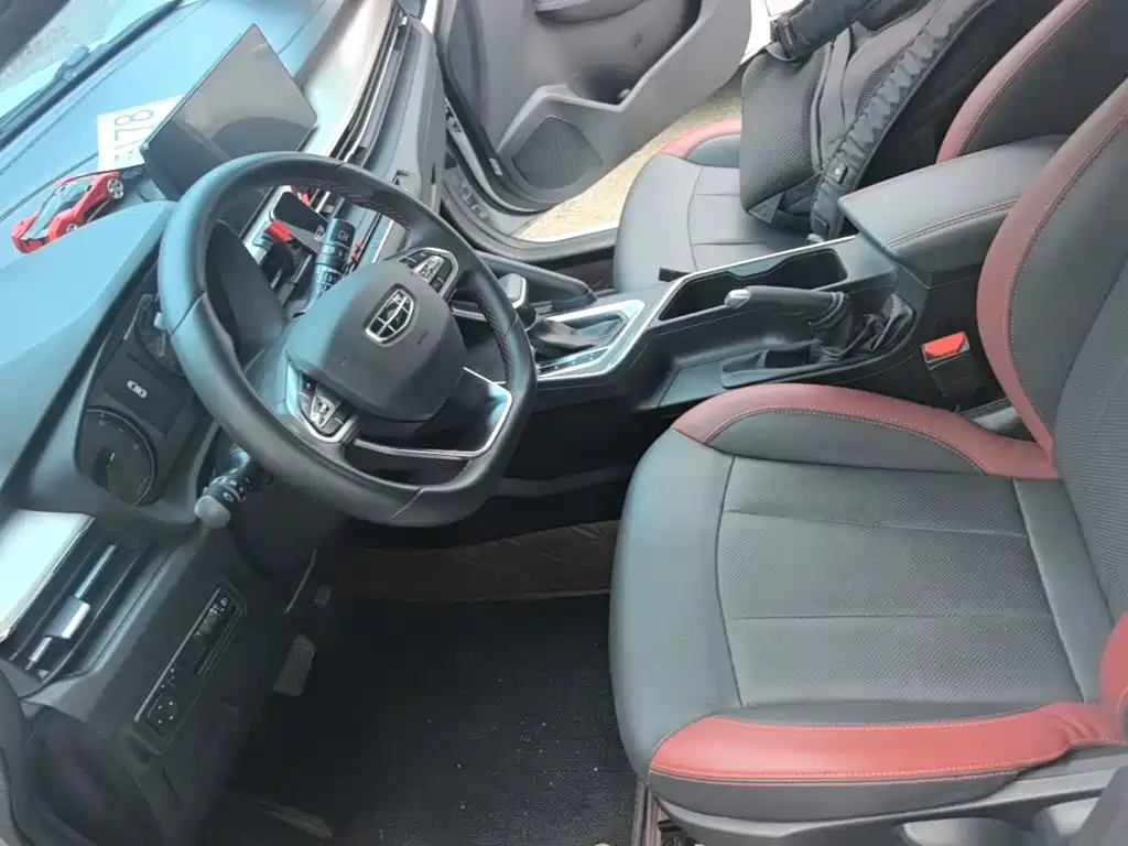 Geely Vision X3 — миниатюра 15