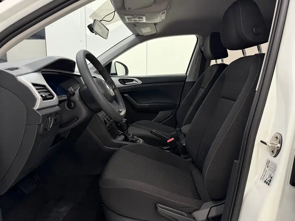 Volkswagen Tacqua 1.5L Auto Joy Connected Edition, фото 11