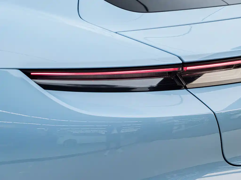 Porsche Taycan — миниатюра 14