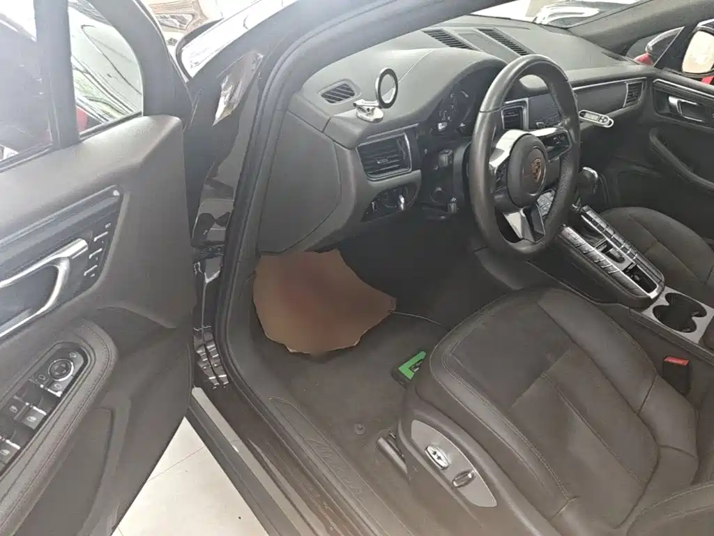 Porsche Macan — миниатюра 16