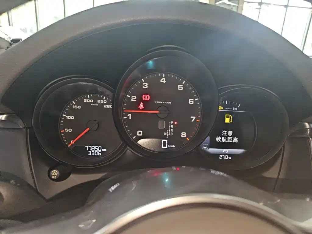 Porsche Macan — миниатюра 12
