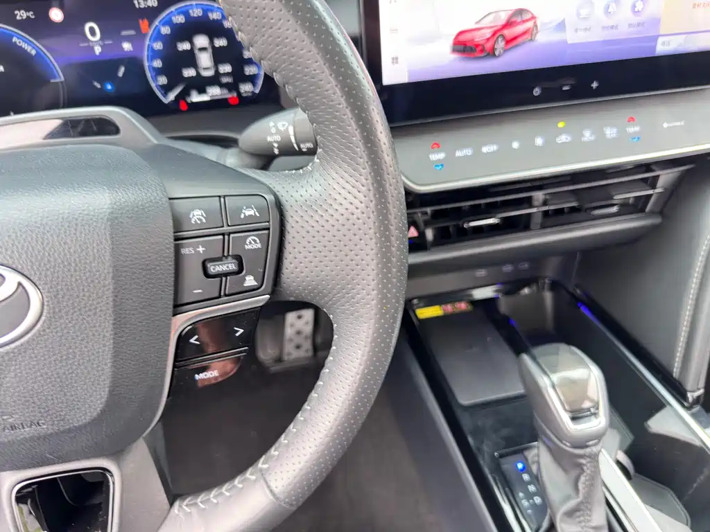Toyota Camry — миниатюра 17