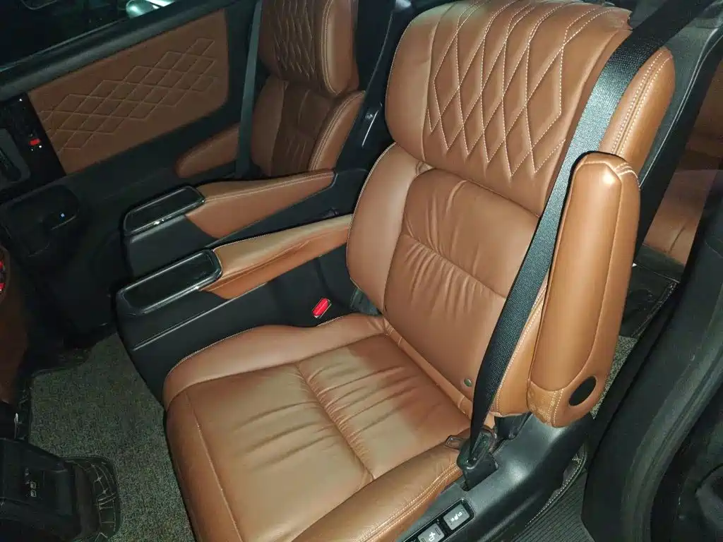 Honda Elysion — миниатюра 18