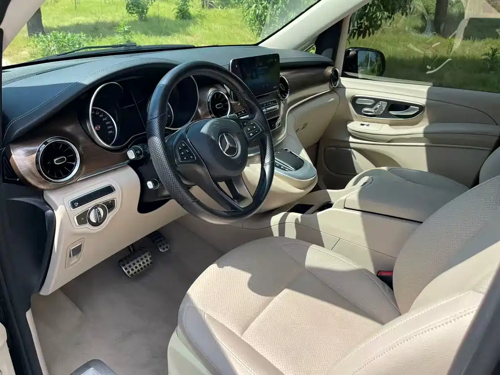 MERCEDES-BENZ V CLASS