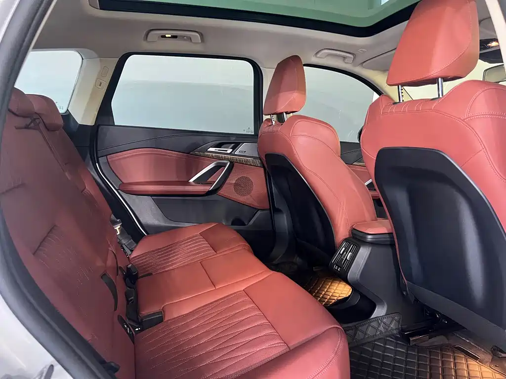 BMW iX1 — миниатюра 17