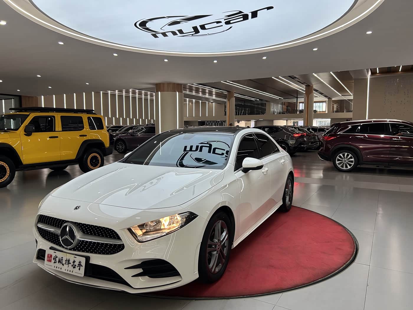 Mercedes-Benz A-Class 1.3 л 2022 г. Белый, пробег 25000 км
