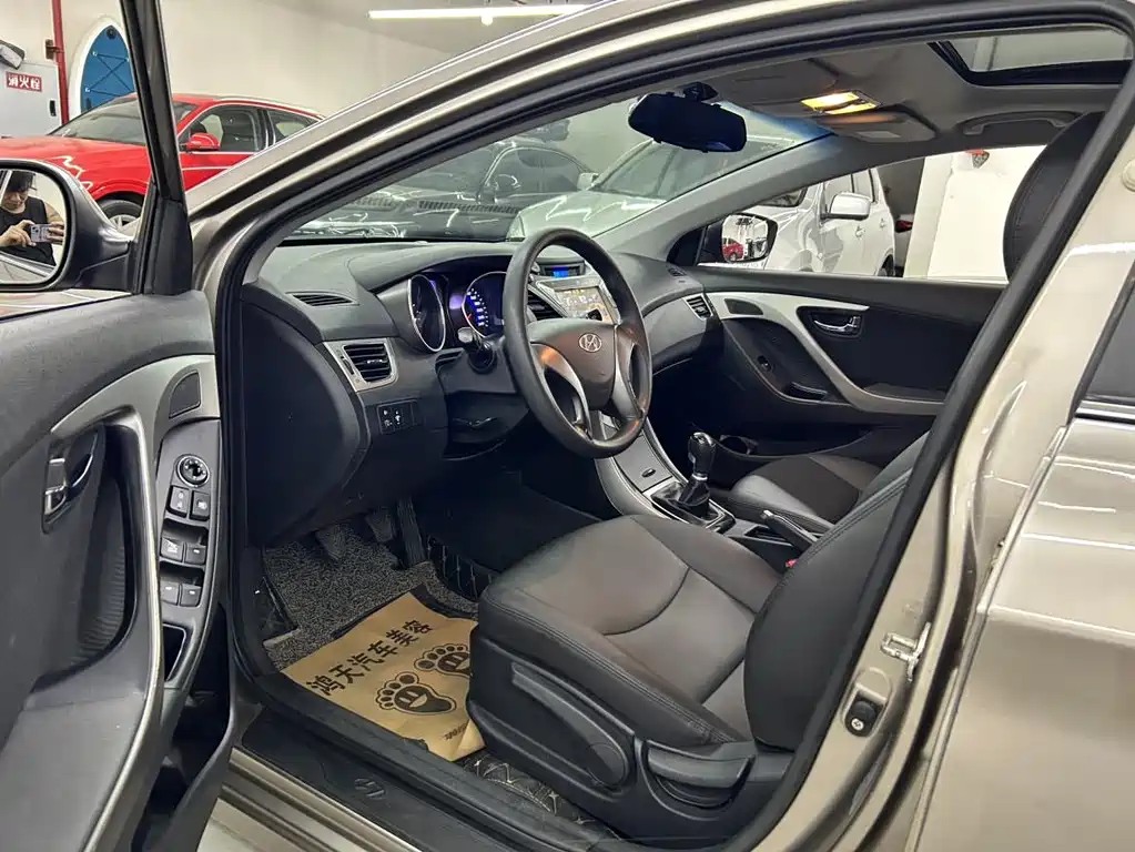 Hyundai Elantra Langdong — миниатюра 5