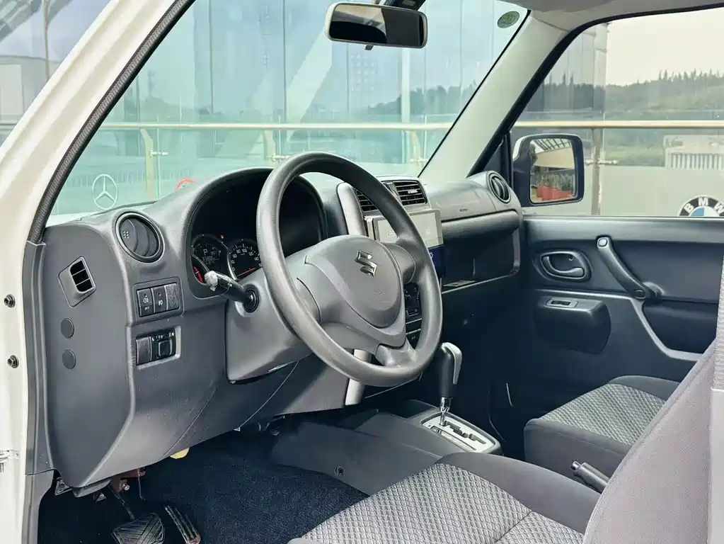 Suzuki Jimny — миниатюра 13