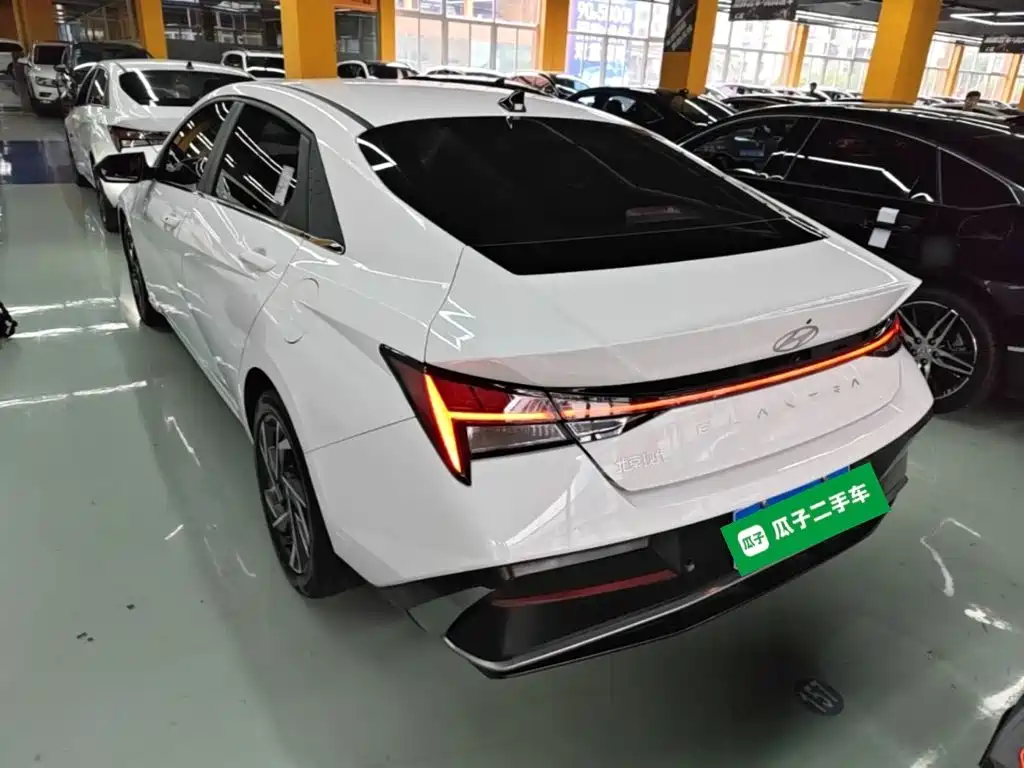 Hyundai Elantra — миниатюра 5