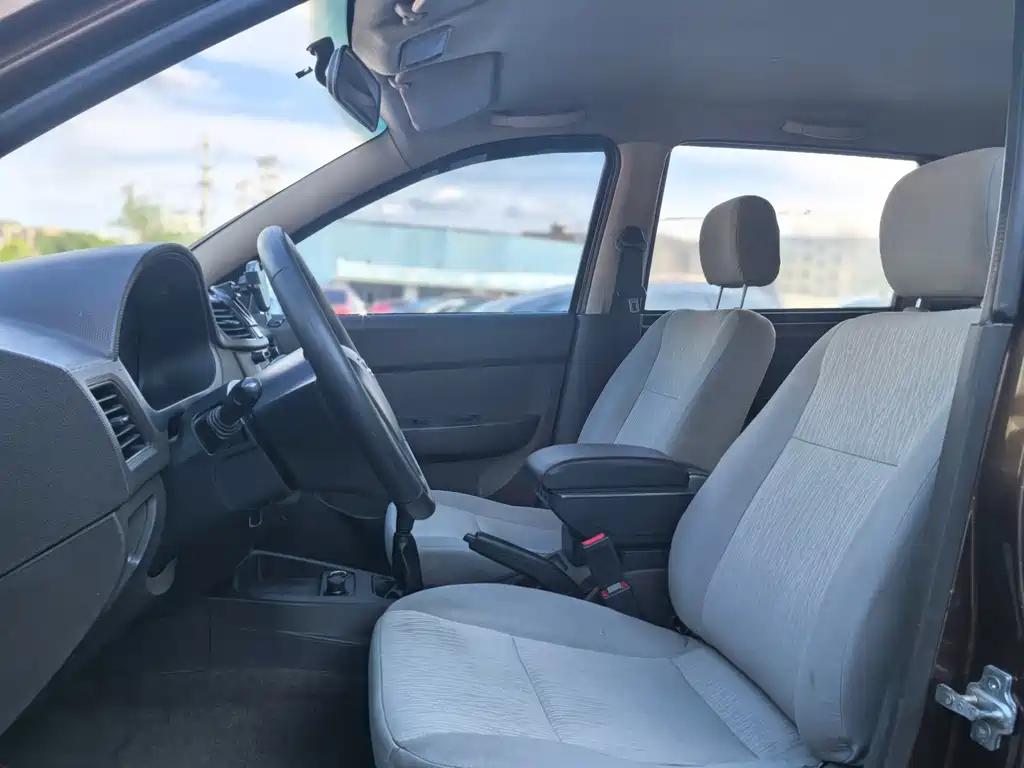 Wuling Hongguang — миниатюра 6