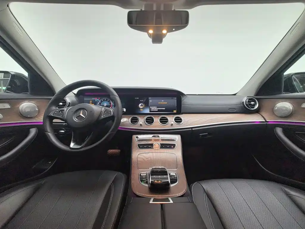 Mercedes-Benz E-Class — миниатюра 5