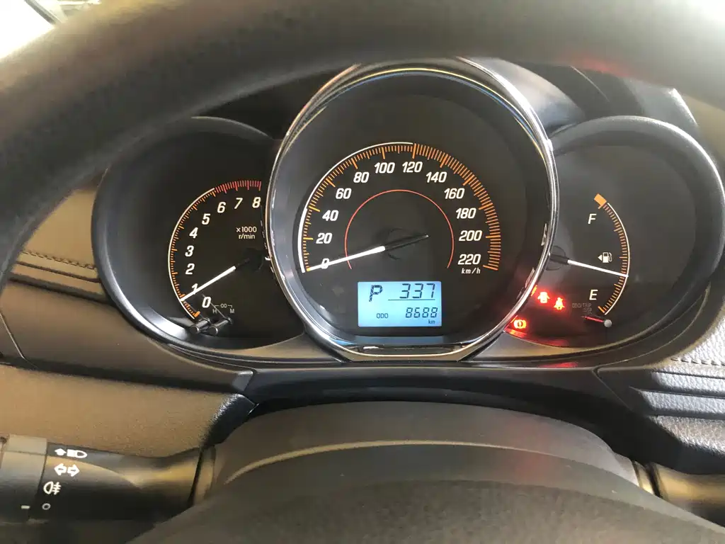 Toyota Yaris L — миниатюра 10