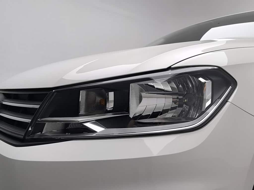 Volkswagen Santana 1.5 л 2022 г. Белый, пробег 30000 км