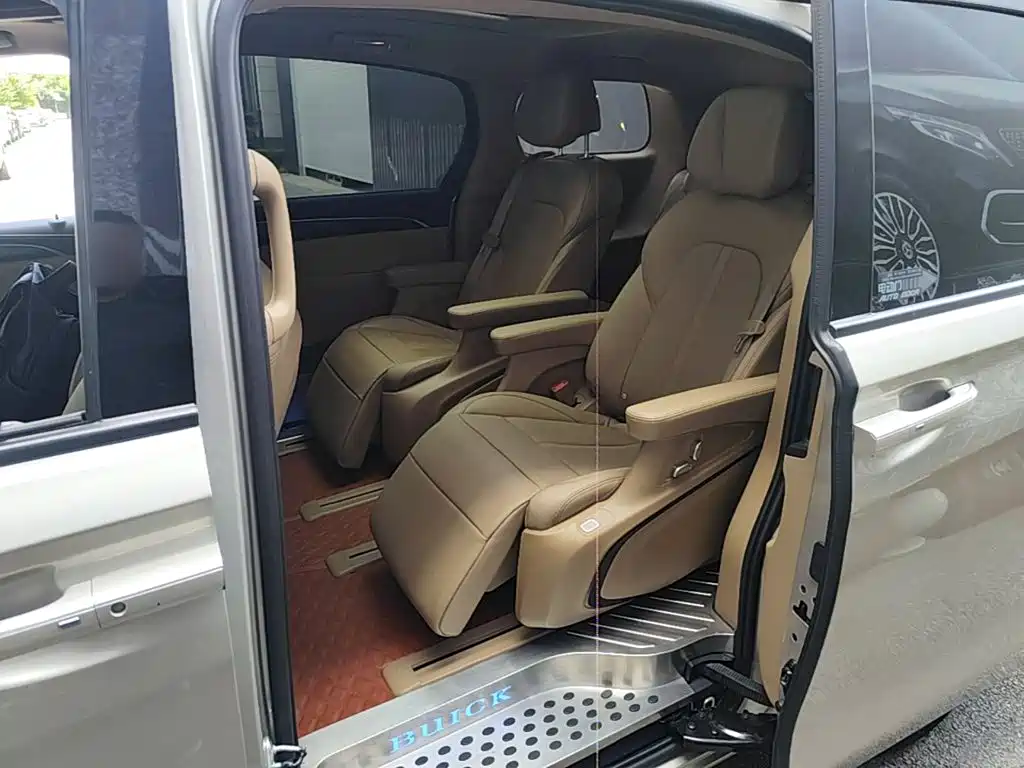 Buick GL8 — миниатюра 17